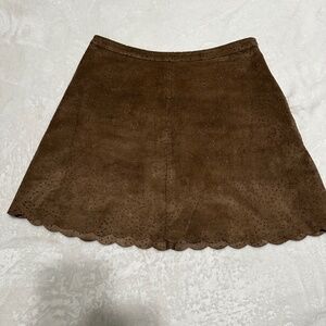 NWT - BCBGMaxAzria Brown suede scalloped A-line flare miniskirt - size XS
